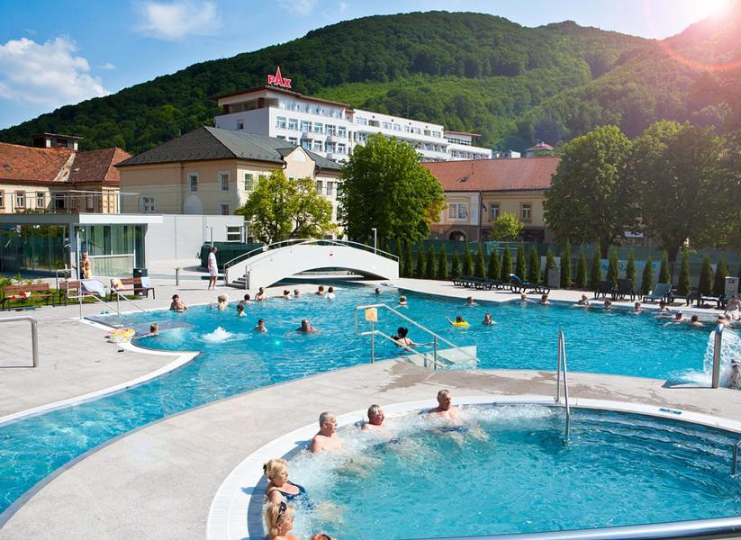 Апарт отель Kristoff Plaza Trencianske Teplice Тренчин Экстерьер фото